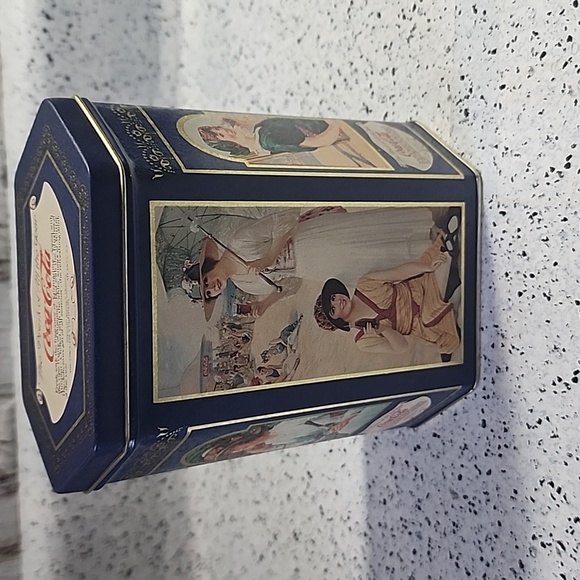 Vintage Coca Cola Tin Can 1995 The Drink of the Year" Advertisement Collection - Picture 3 of 7